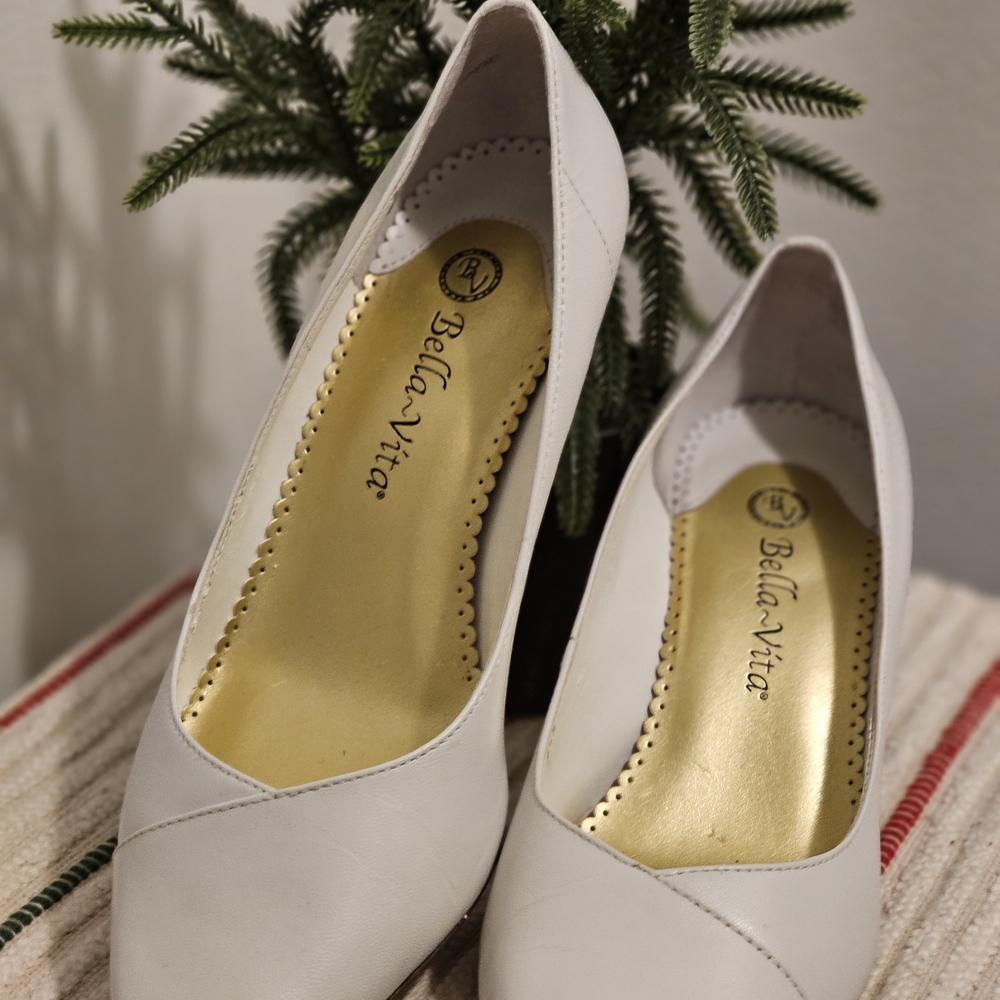 Bella Vita “Wow” White Leather Pointed-Toe Pumps | Women's Cream Heels